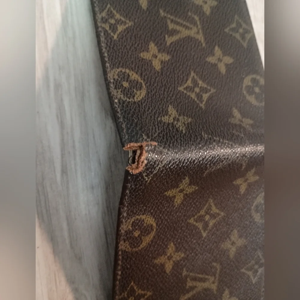 Authentic LOUIS VUITTON Monogram Porte Billet Carte Credit Marco